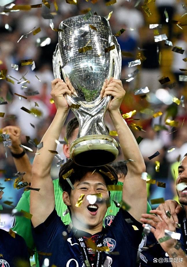 开云体育-赛地聚焦——欧超杯窗口期热度飙升，本菲卡刷新队史纪录，引发热议，球探报告显示潜力的简单介绍