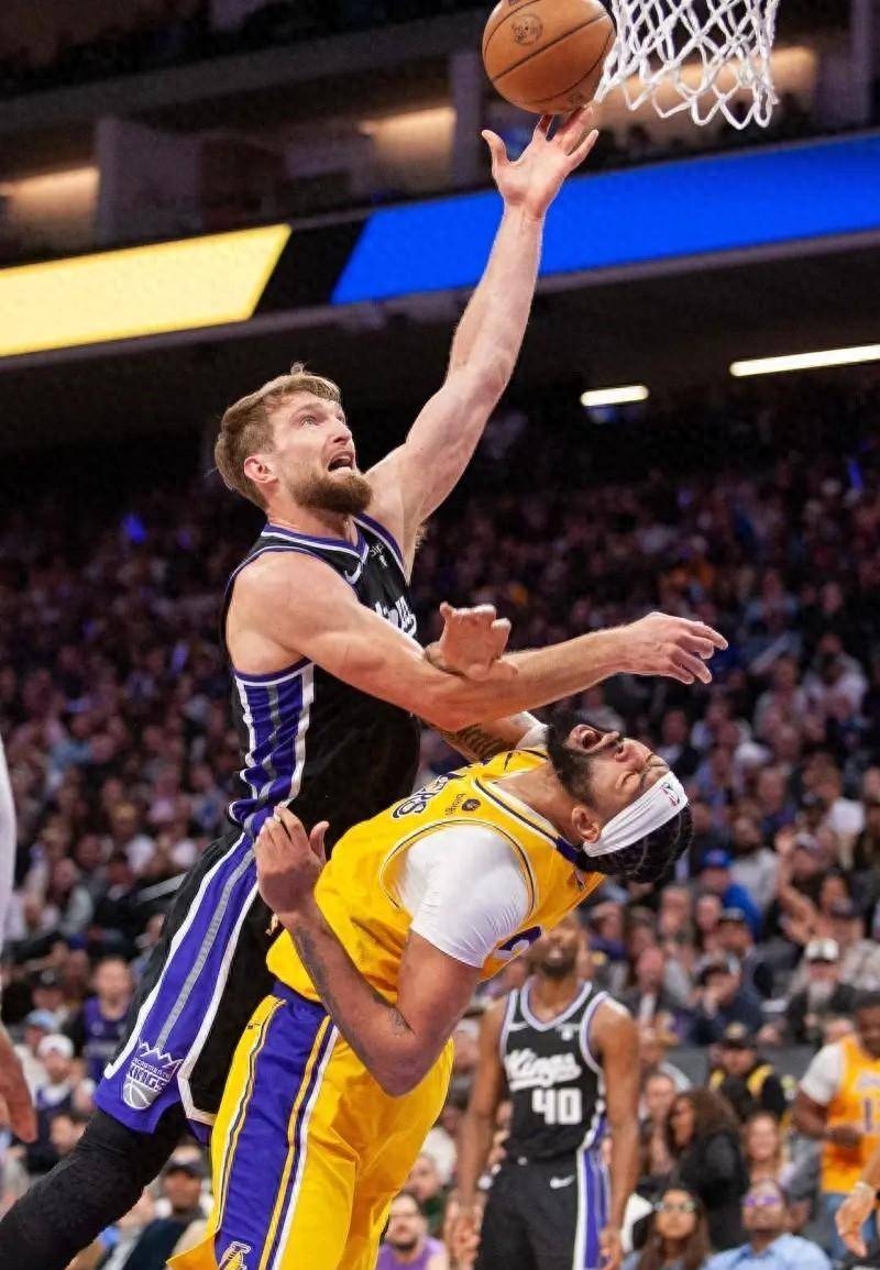 开云体育-关键时刻萨克拉门托国王防线松动——欧冠节点到来，更衣室稳定，年轻球员得到机会的简单介绍