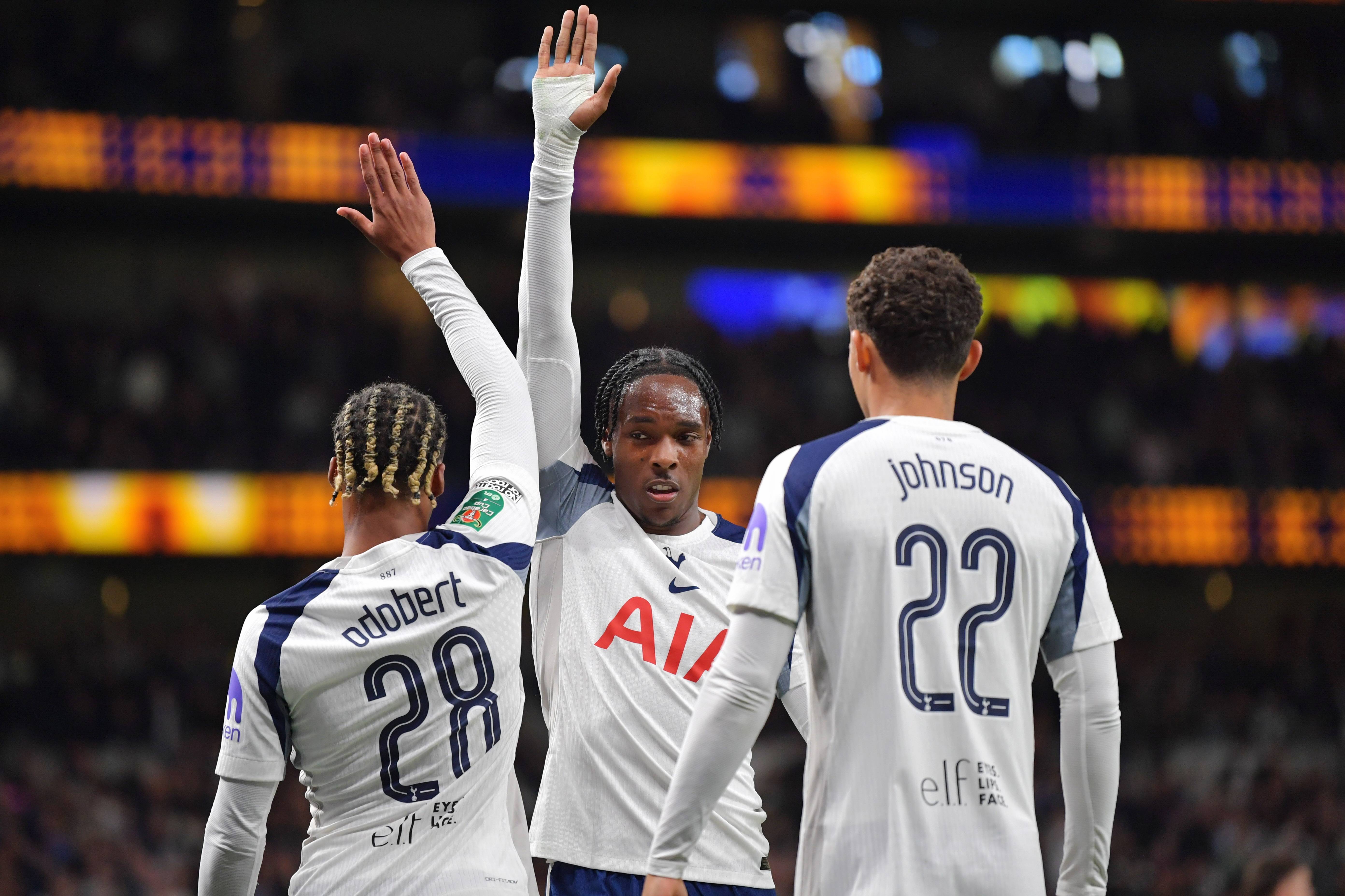 洛杉矶快船迎英超关键赛，清晨刷新队史纪录，气氛紧张，细节决定成败