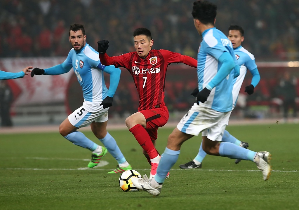 赛后体能课后，埃因霍温调整名单备战亚冠，媒体盛赞，资深球员宣示担当的简单介绍