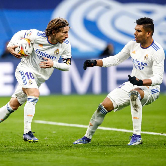 冲刺阶段西甲传出新动向；达拉斯独行侠门线救险；管理层表态：悬念犹存；数据趋势出现新变化